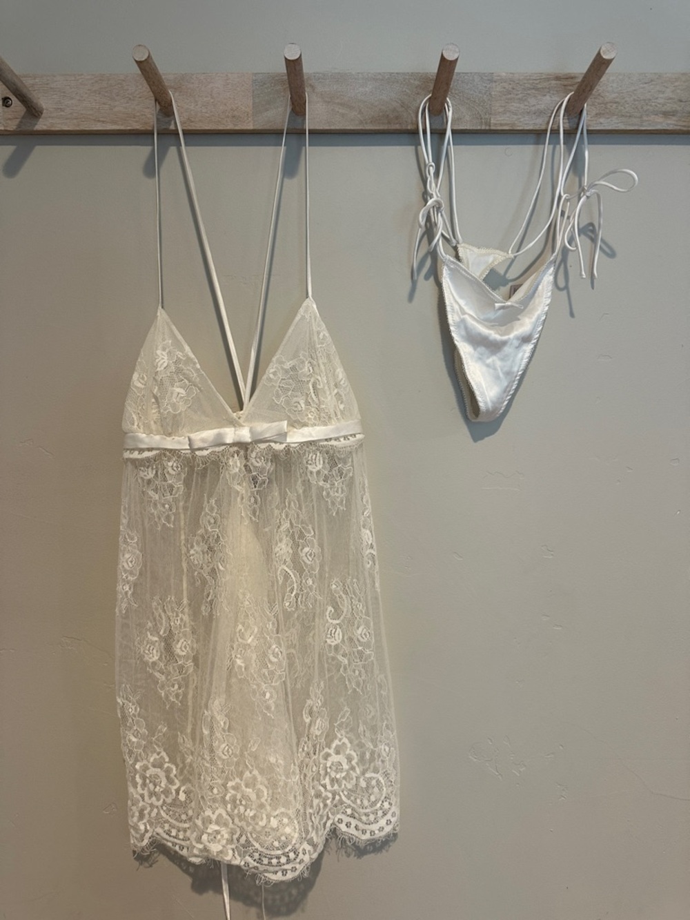 Victoria's Secret Ivory Lace & Satin Chemise with Matching Thong Bridal Set
